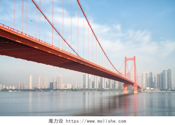 河流上的大桥武汉旅游